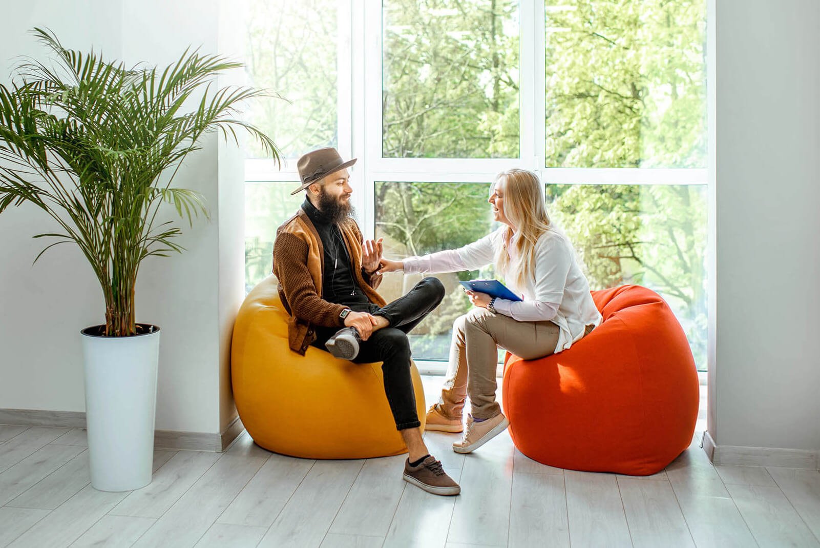 man-with-psychologist-in-the-office-62XB78R-Copy.jpg man-with-psychologist-in-the-office-62XB78R-Copy.jpg